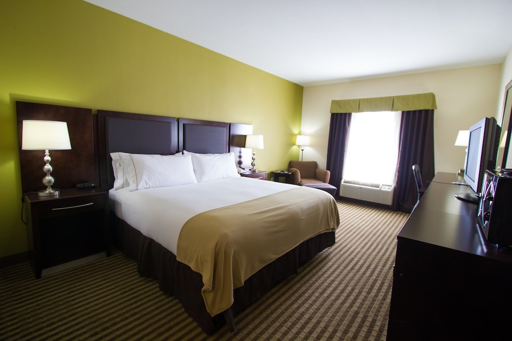 Suite, 1 King Bed - Photo 2