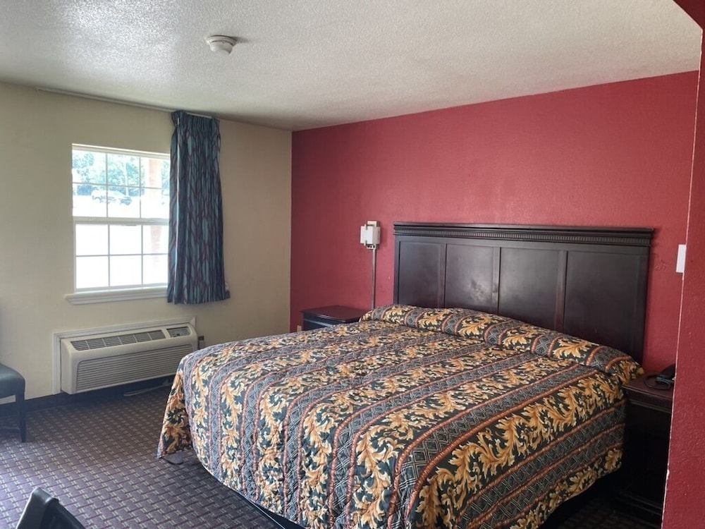 Standard Single Room, 1 King Bed, Smoking photo 1