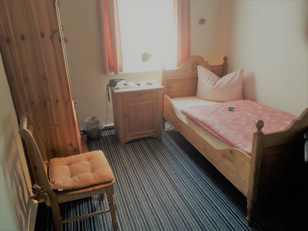 Single Room photo 3