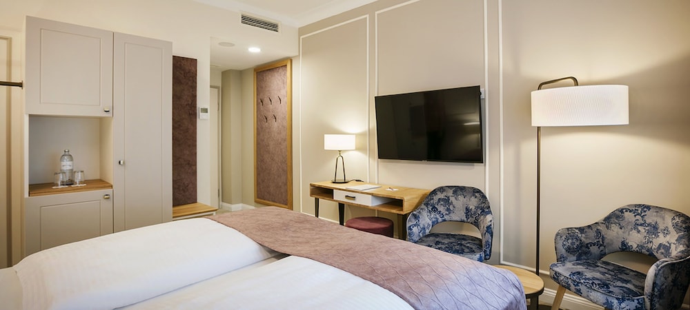 Deluxe Room - Photo 2
