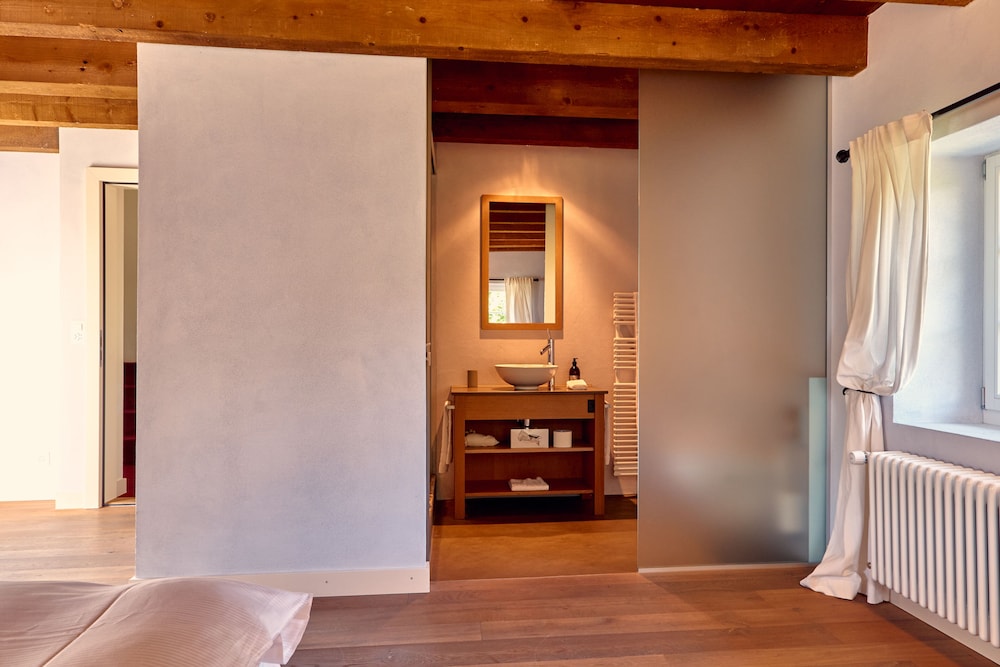 Room photo 2