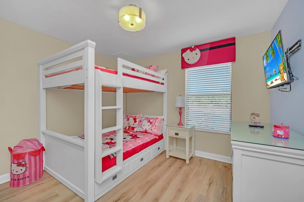 House (6 Bedrooms) photo 1