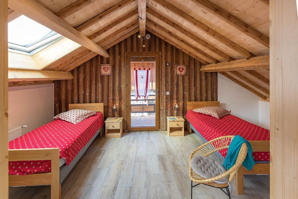 Comfort Cottage, Private Bathroom, Mountain View (Gîte Coste Belle)