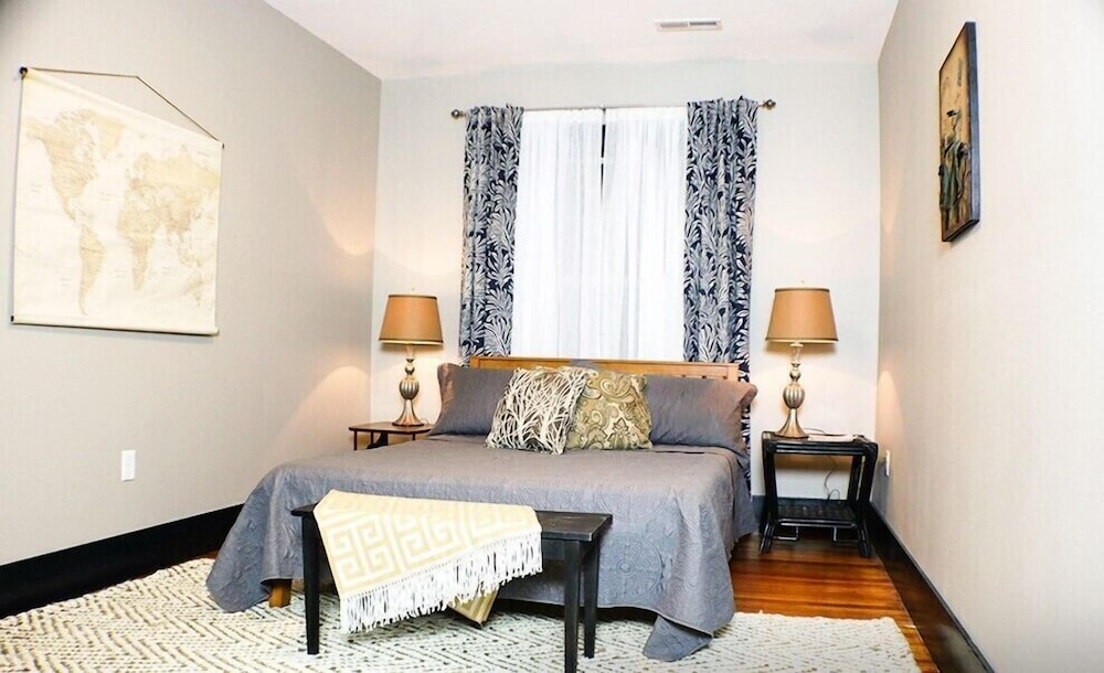 Queen Room photo 3