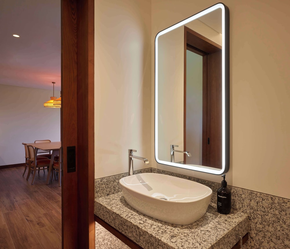 Suite, Multiple Beds, Balcony