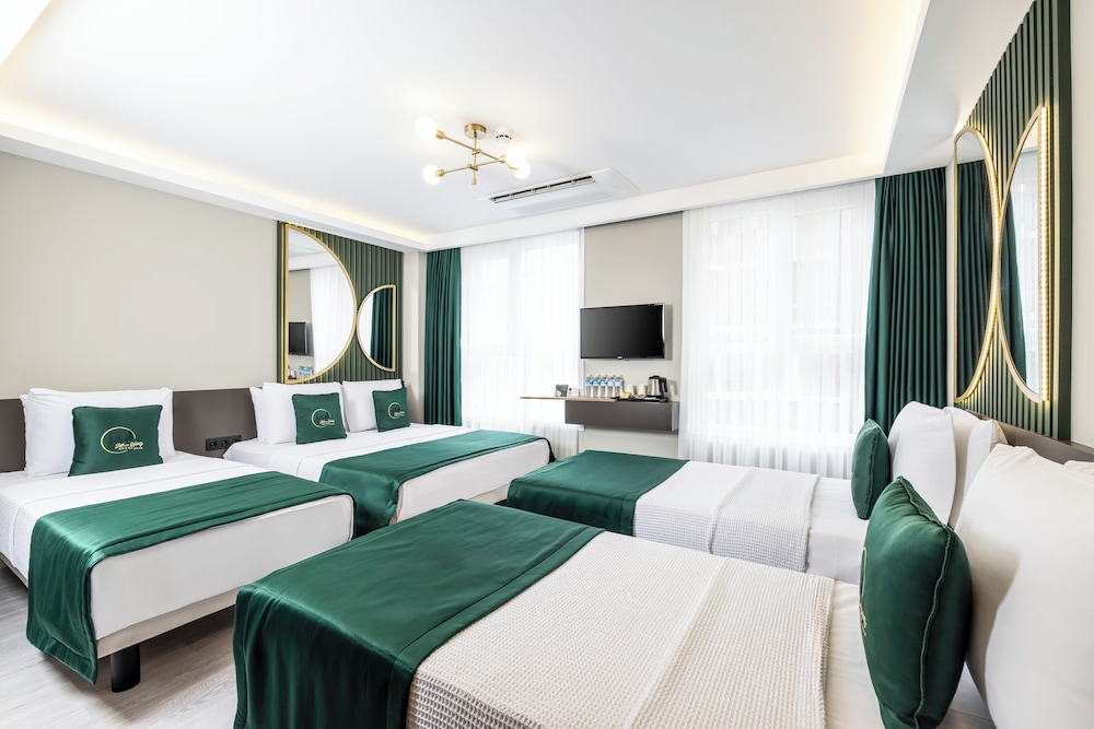 Comfort Quadruple Room, City View, Ground Floor photo 1