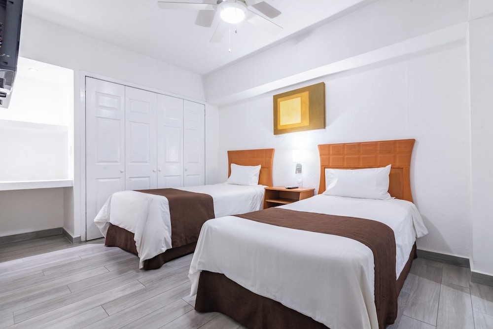 Royal Suite, 3 Bedrooms - Photo 3