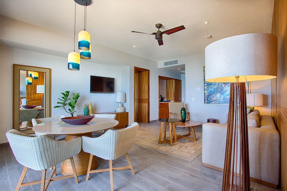 Signature Suite, 2 Bedrooms (Ocean View) - Photo 5