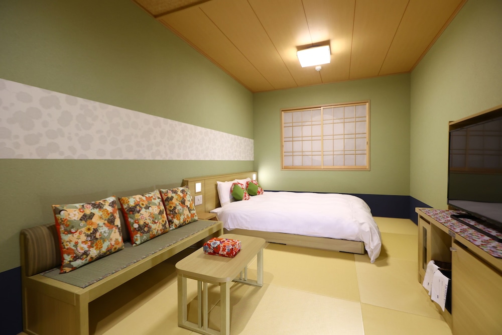 Standard Queen Room, Non Smoking - Photo 3