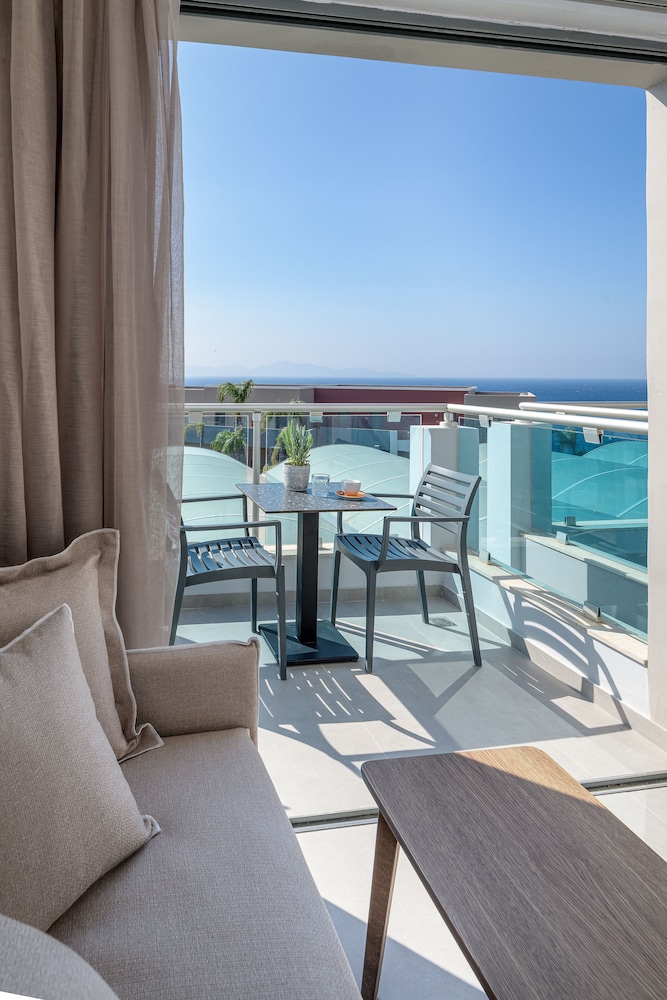 Standard Room, Partial Sea View - Photo 2