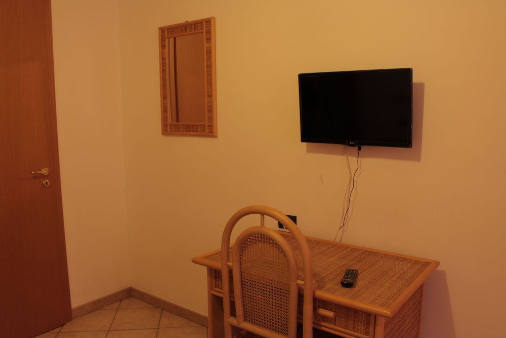 Double or Twin Room, Hill View (10) photo 3
