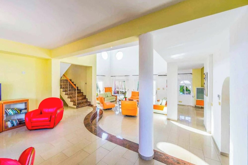 Villa (6 Bedrooms) photo 2