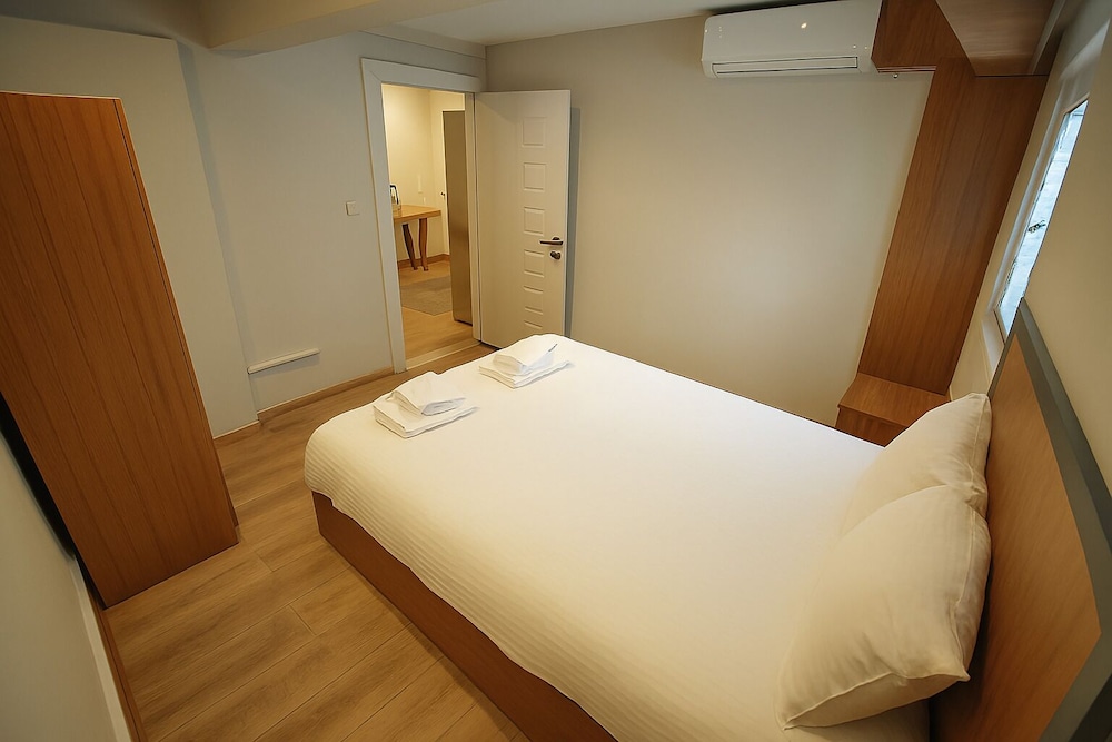 Deluxe Suite, 2 Bedrooms, Non Smoking, Air conditioning photo 3