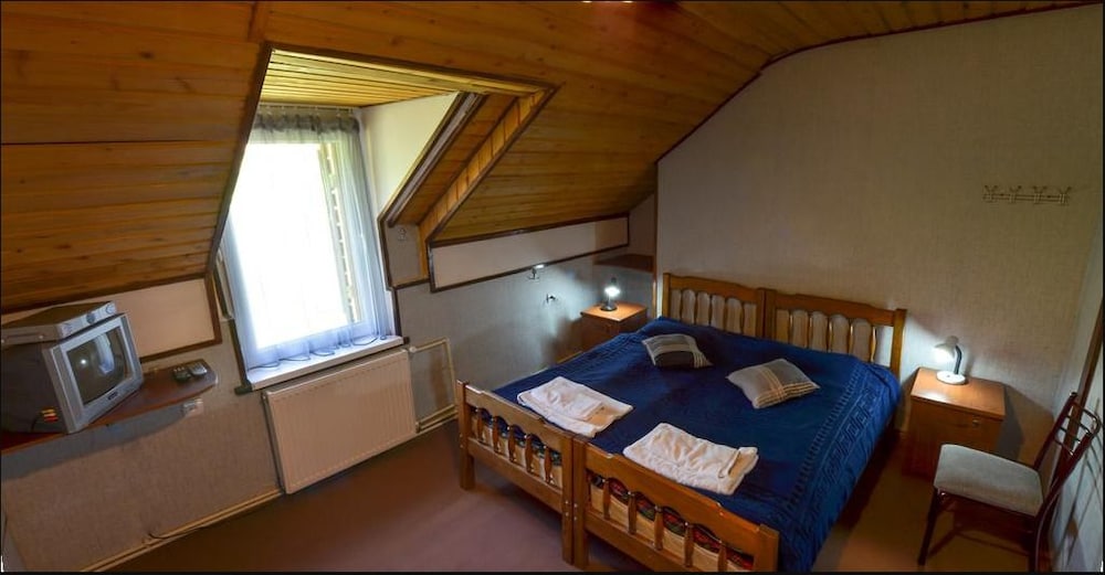 Economy Double Room, Non Smoking, Mountain View photo 1