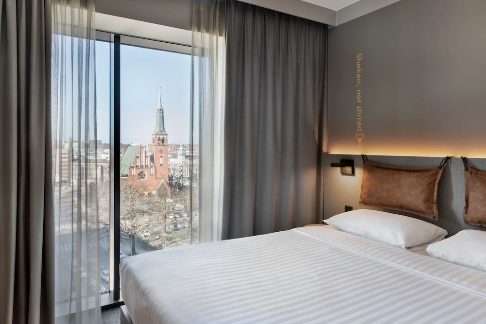 Room, 1 Queen Bed, City View - Photo 4