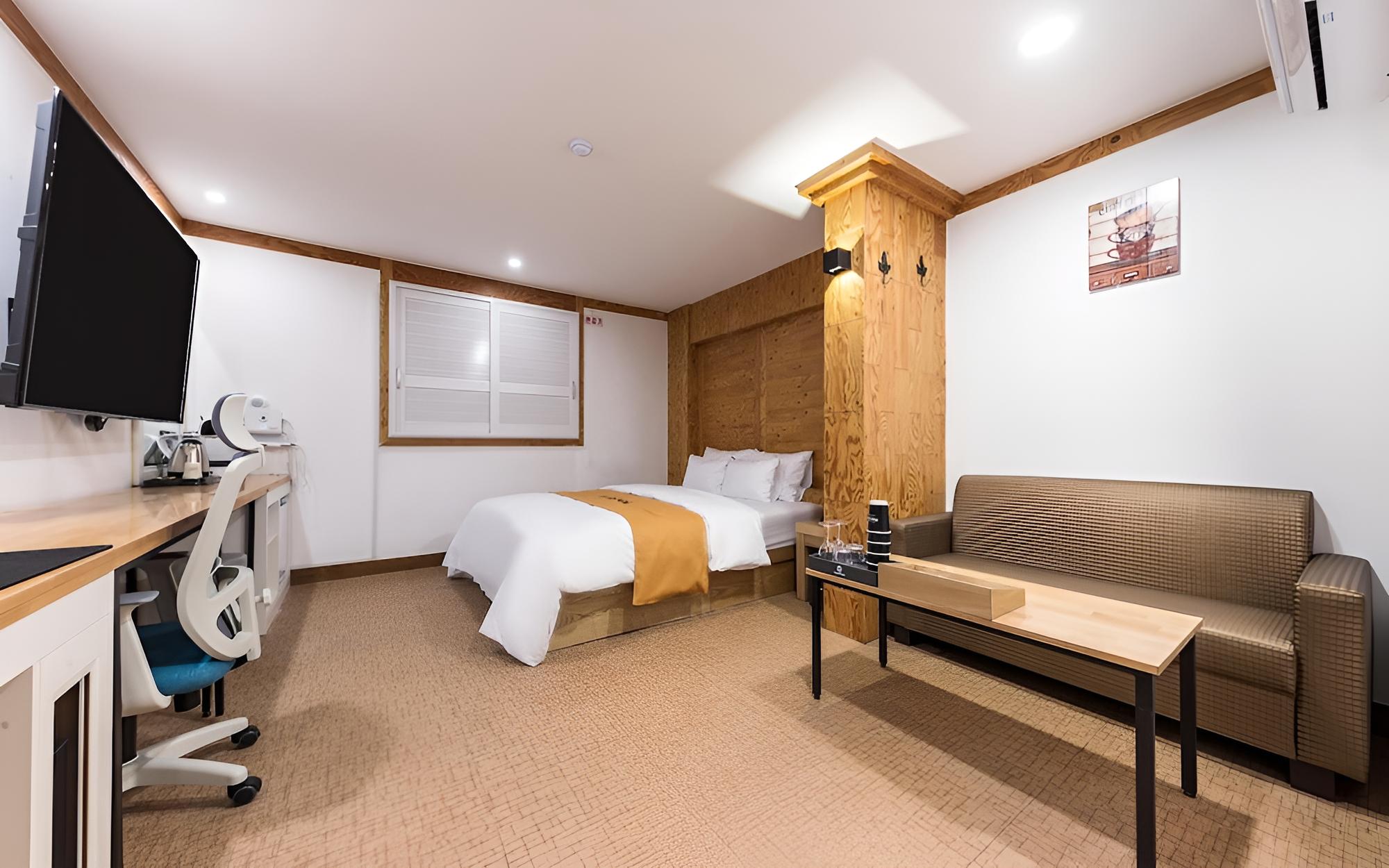Room (Americano room (Disney Marvel movie r) photo 1