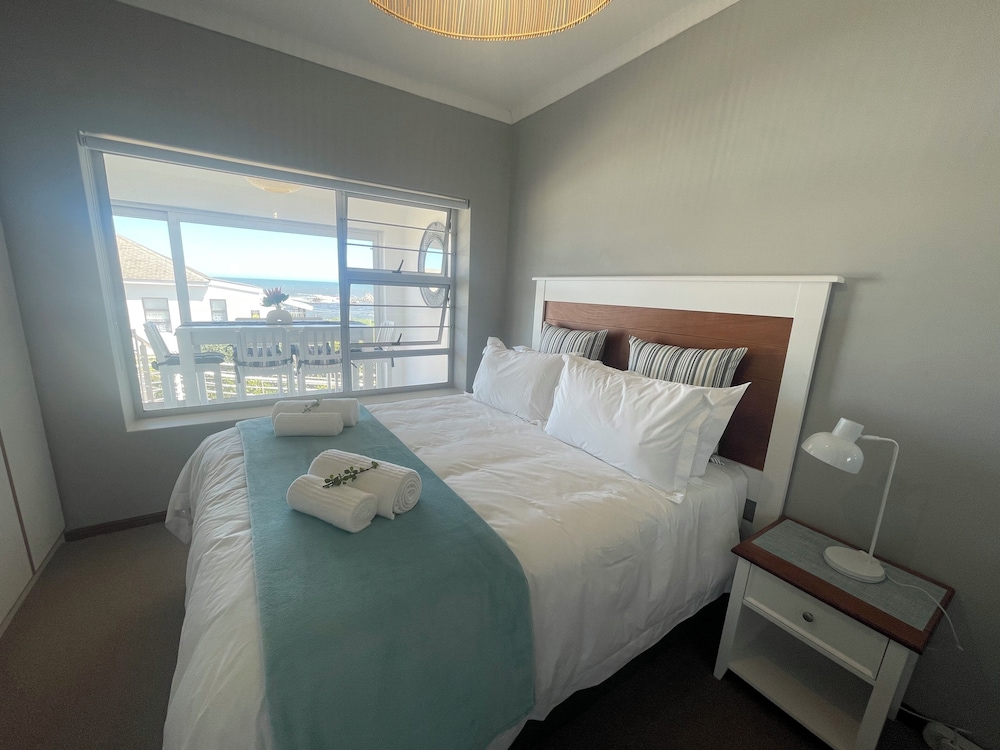 Luxury House, 3 Bedrooms, Ocean View photo 1