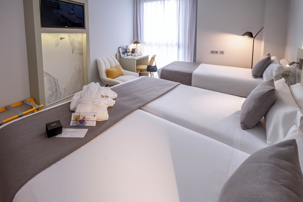 Comfort Triple Room
