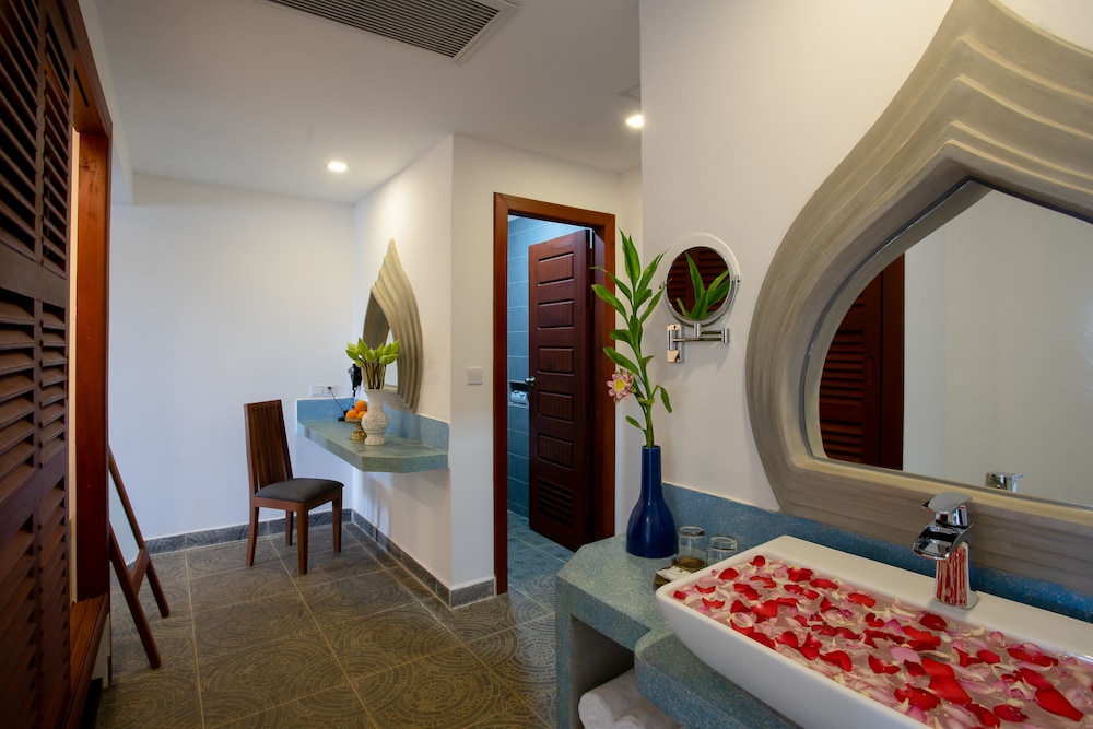 Deluxe Double Room, 1 King Bed - Photo 8