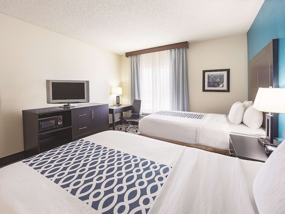 Room, 2 Queen Beds (Mobility Accessible, No Pets) - Photo 1