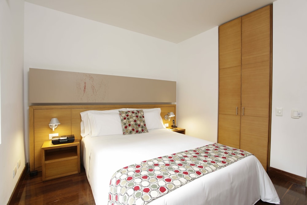 Standard Room, 1 Queen Bed - Photo 10