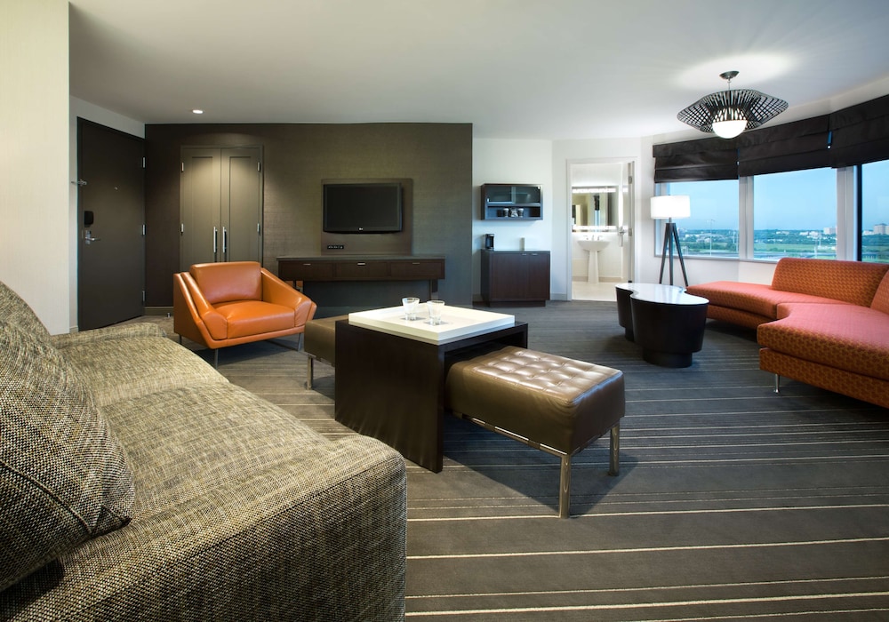 Suite (Horizon) - Photo 1