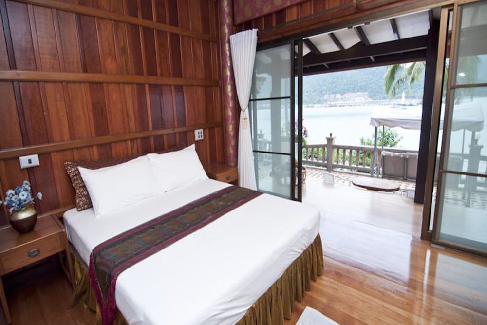 Deluxe Thai Villa Sea View photo 2