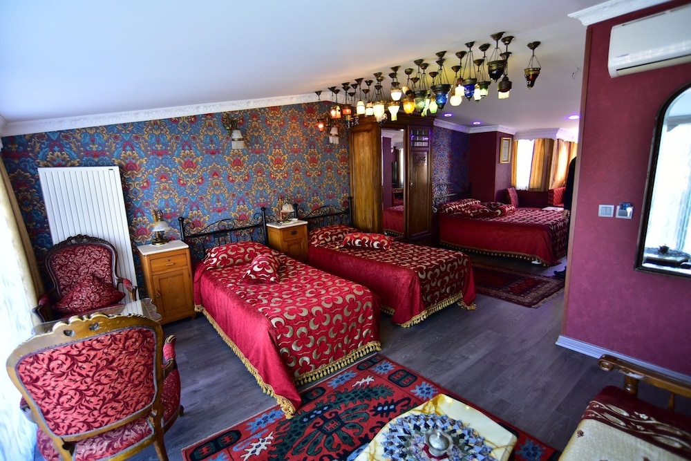 Family Quadruple Room photo 2