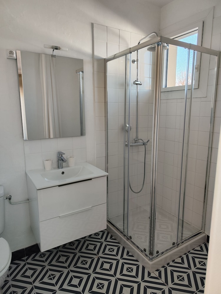 Double Room - Photo 6