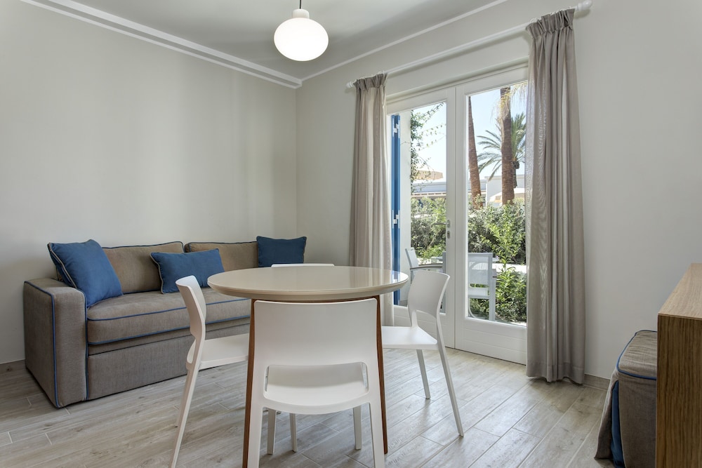 Exclusive Suite - Photo 13