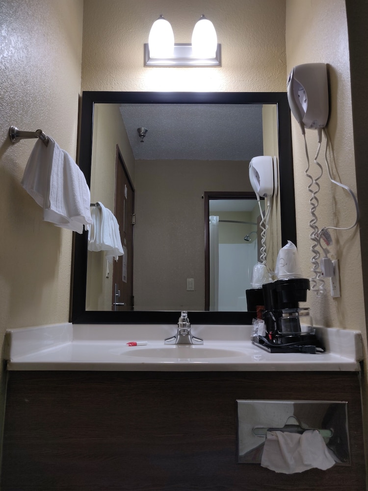Suite, Multiple Beds - Photo 7