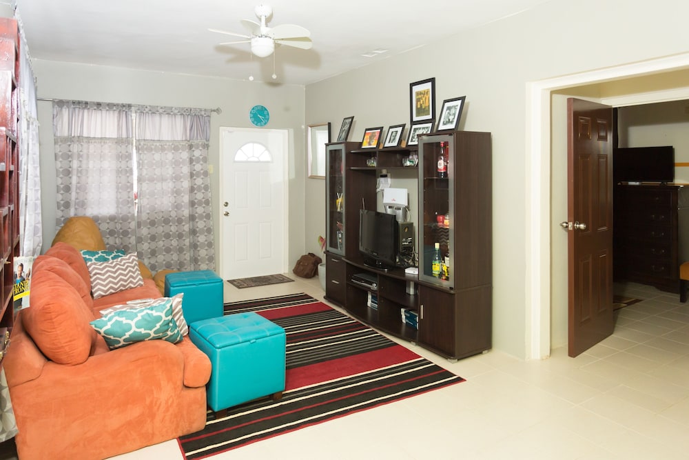 Family House, 2 Bedrooms, Kitchen, Partial Ocean View photo 3
