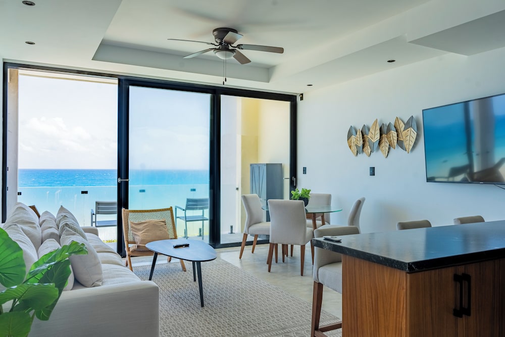 Family Apartment, Kitchen, Poolside