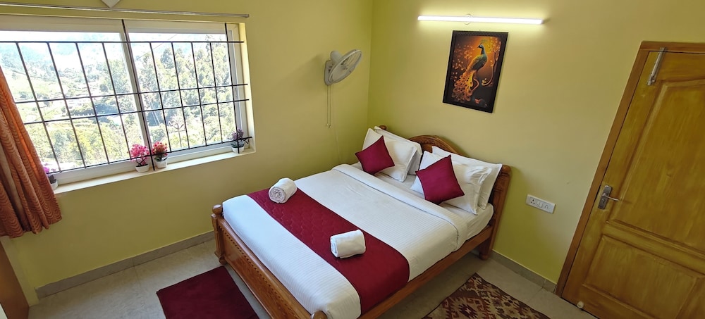 Romantic Room, Hill View