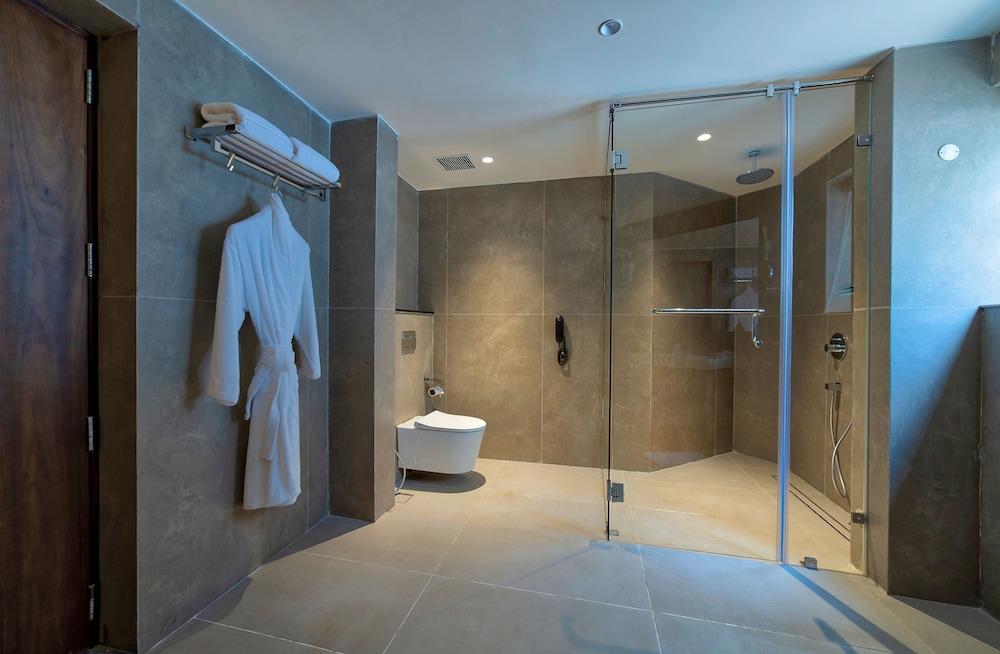 Presidential Villa, 1 King Bed, Private Pool photo 2
