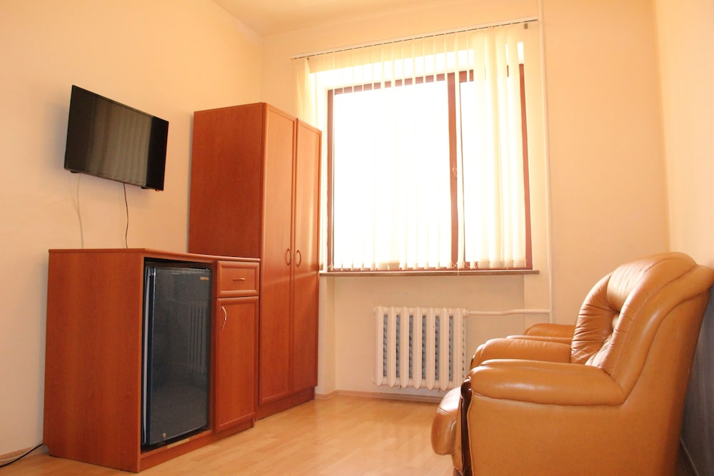 Basic Triple Room photo 2