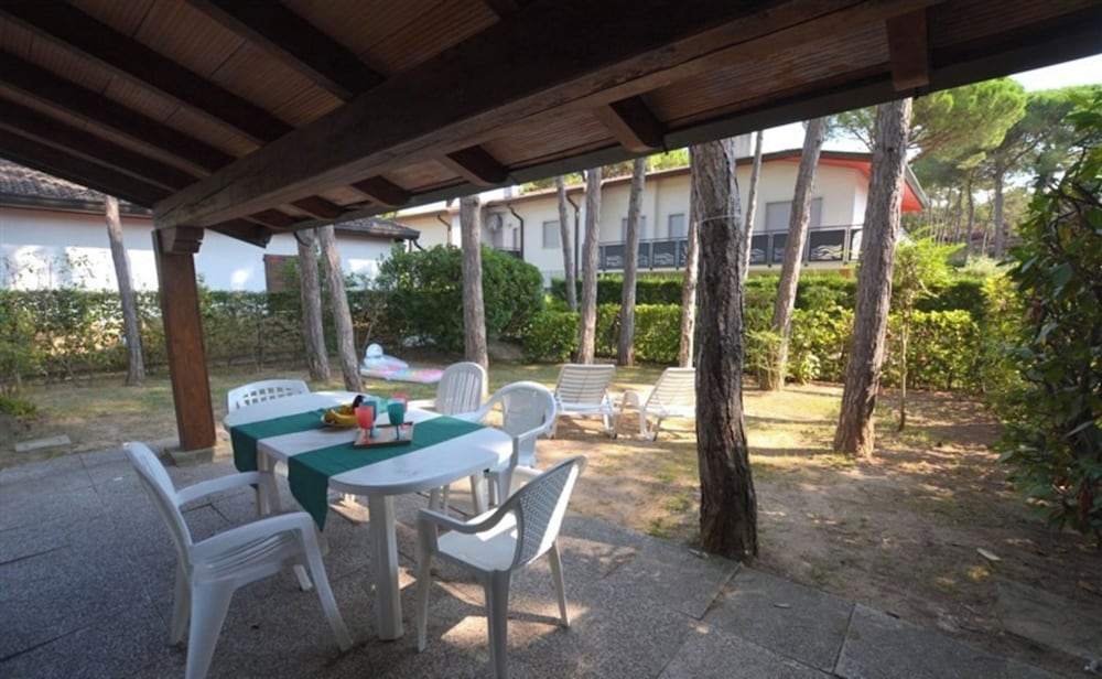 Villa, 4 Bedrooms, Balcony, Garden View