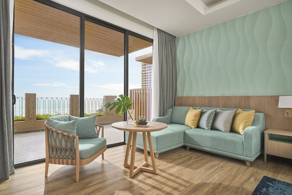 Standard Room, 1 King Bed, Smoking, Ocean View (Cabana) - Photo 4