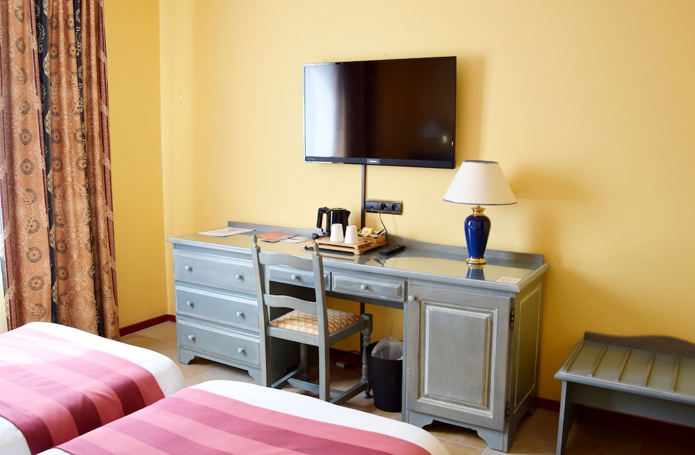 Family Room photo 2