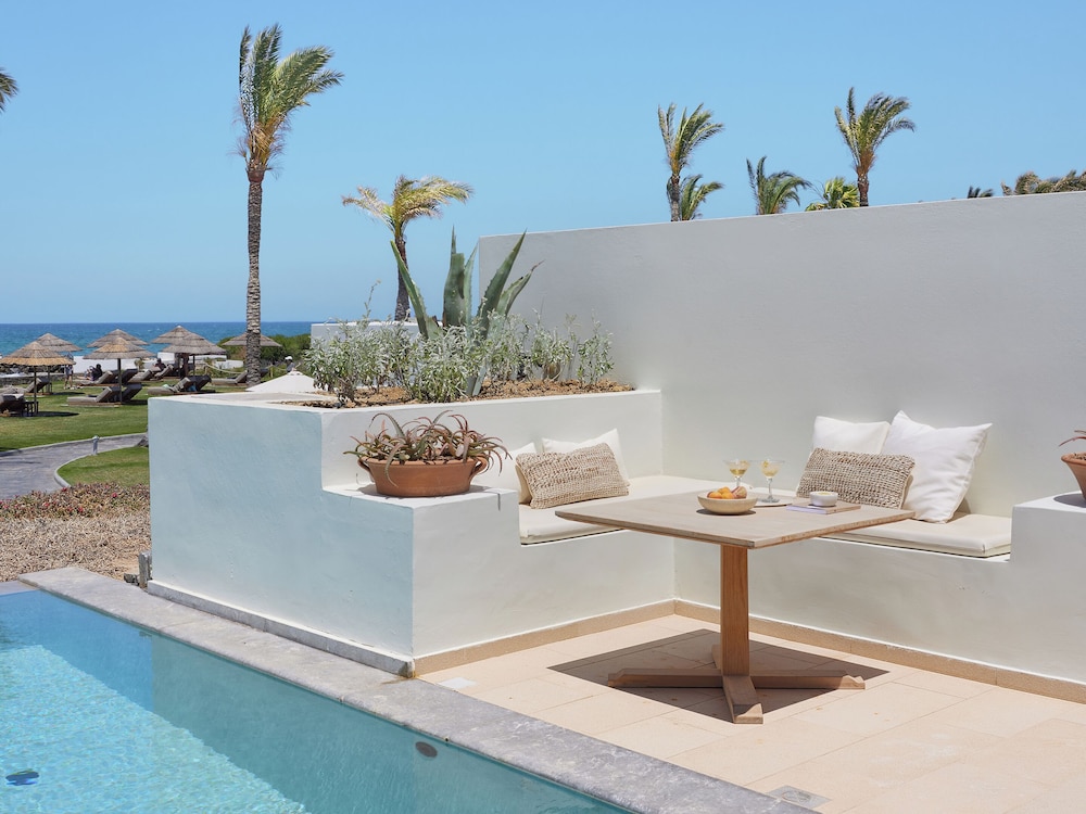2 Bedroom Suite, Gym Private Pool - Photo 9
