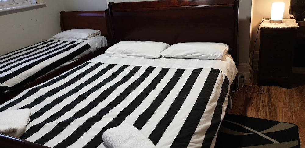 Basic Studio Suite, Multiple Beds (Small - 3 Pax) photo 1