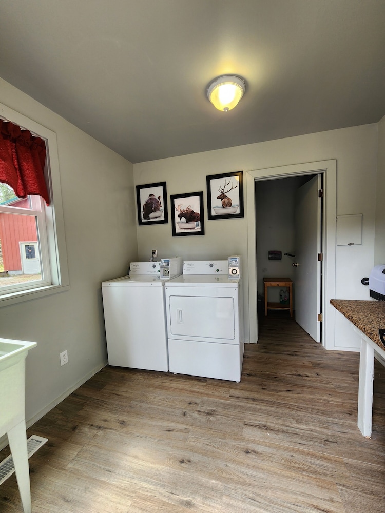 RAVEN'S NEST DRY CABIN (Shared detached bath, no kitchen) photo 2