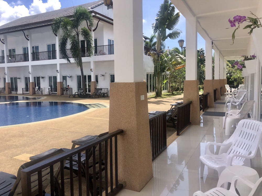 Premium Apartment, 1 King Bed, Pool View, Poolside photo 3