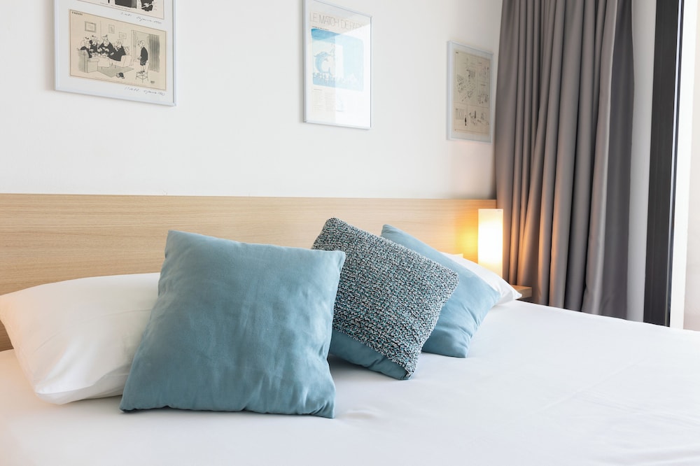 Room, Balcony, Sea View - Photo 4
