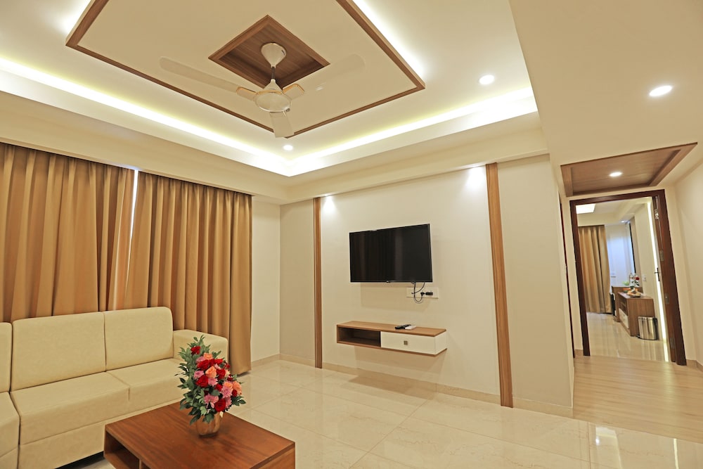 Suite - Photo 8