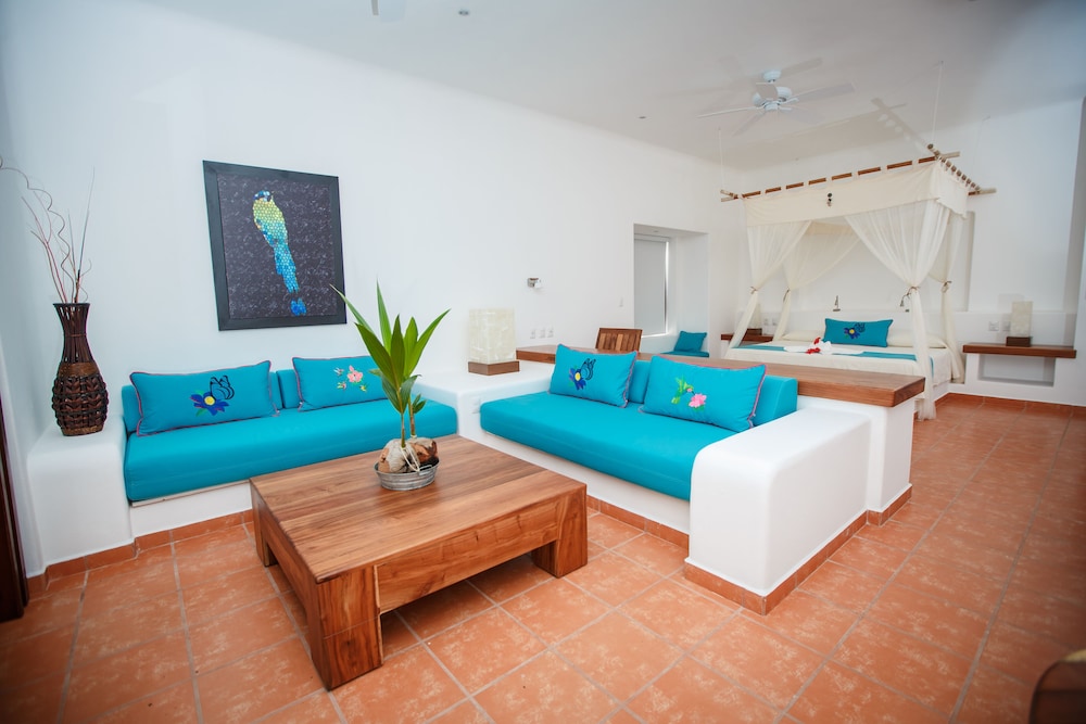 Master Suite lagoon view - Photo 1