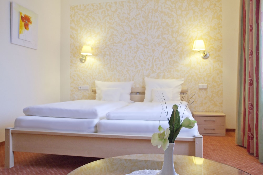 Standard Double Room - Photo 1