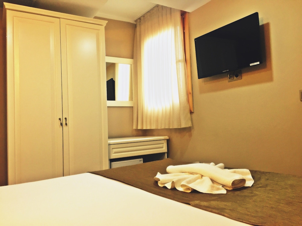 Standard Single Room, Partial Sea View photo 3