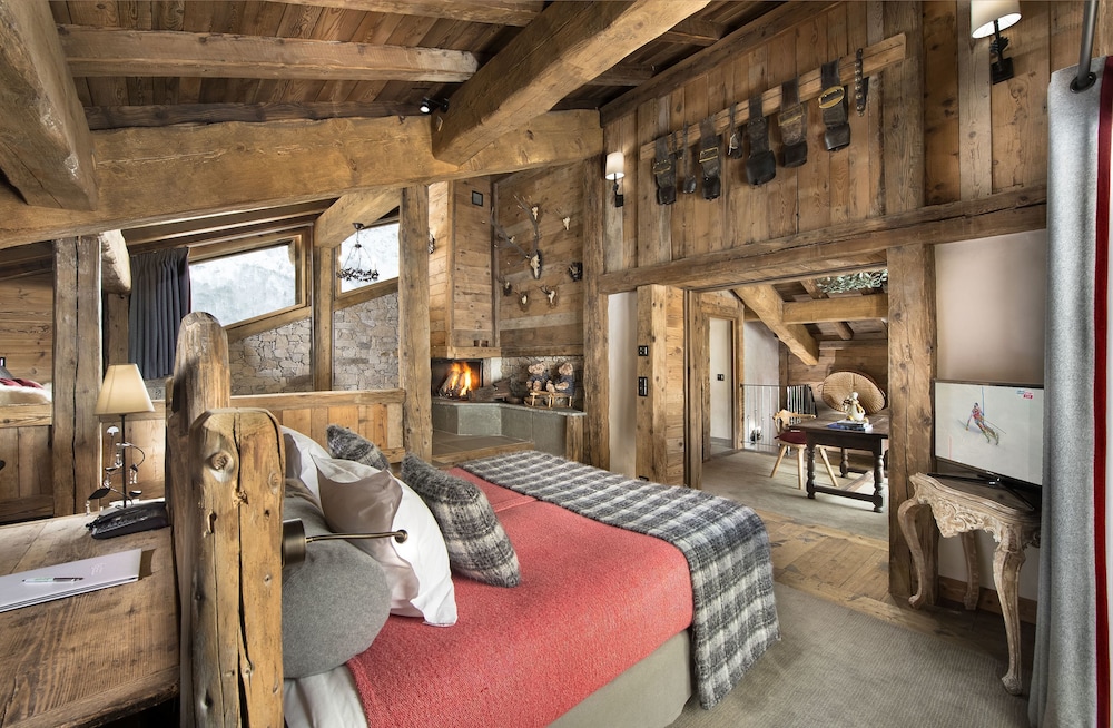 Luxury Suite - Photo 1
