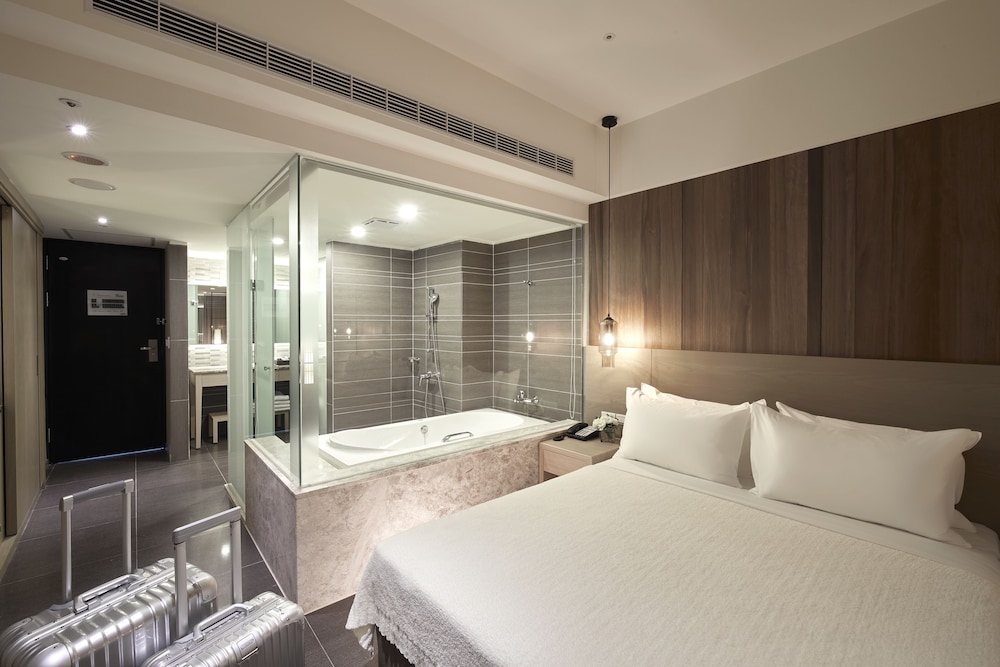 Crystal Suite Room